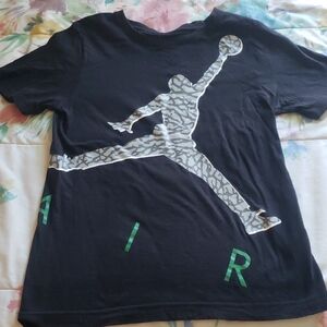 Boy's Youth M (10-12) Jordan Black T-Shirt with Green Accents